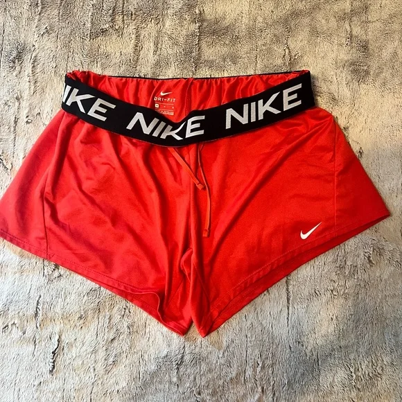 Nike fold over dri fit shorts - Picture 4 of 7